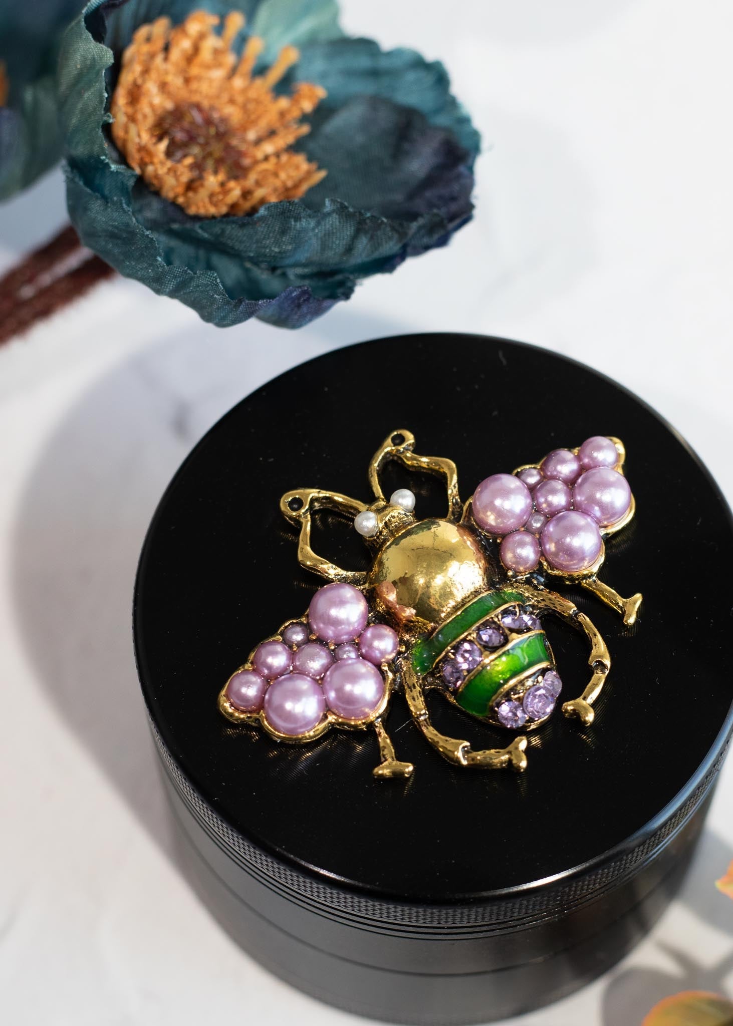 JEWELED BEETLE GRINDER