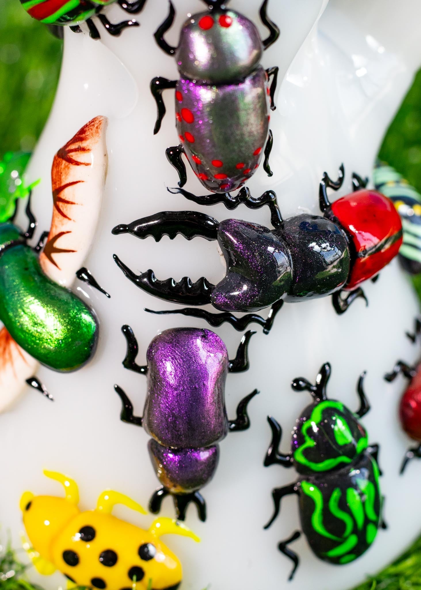 CREEPY CRAWLIES BONG 8"