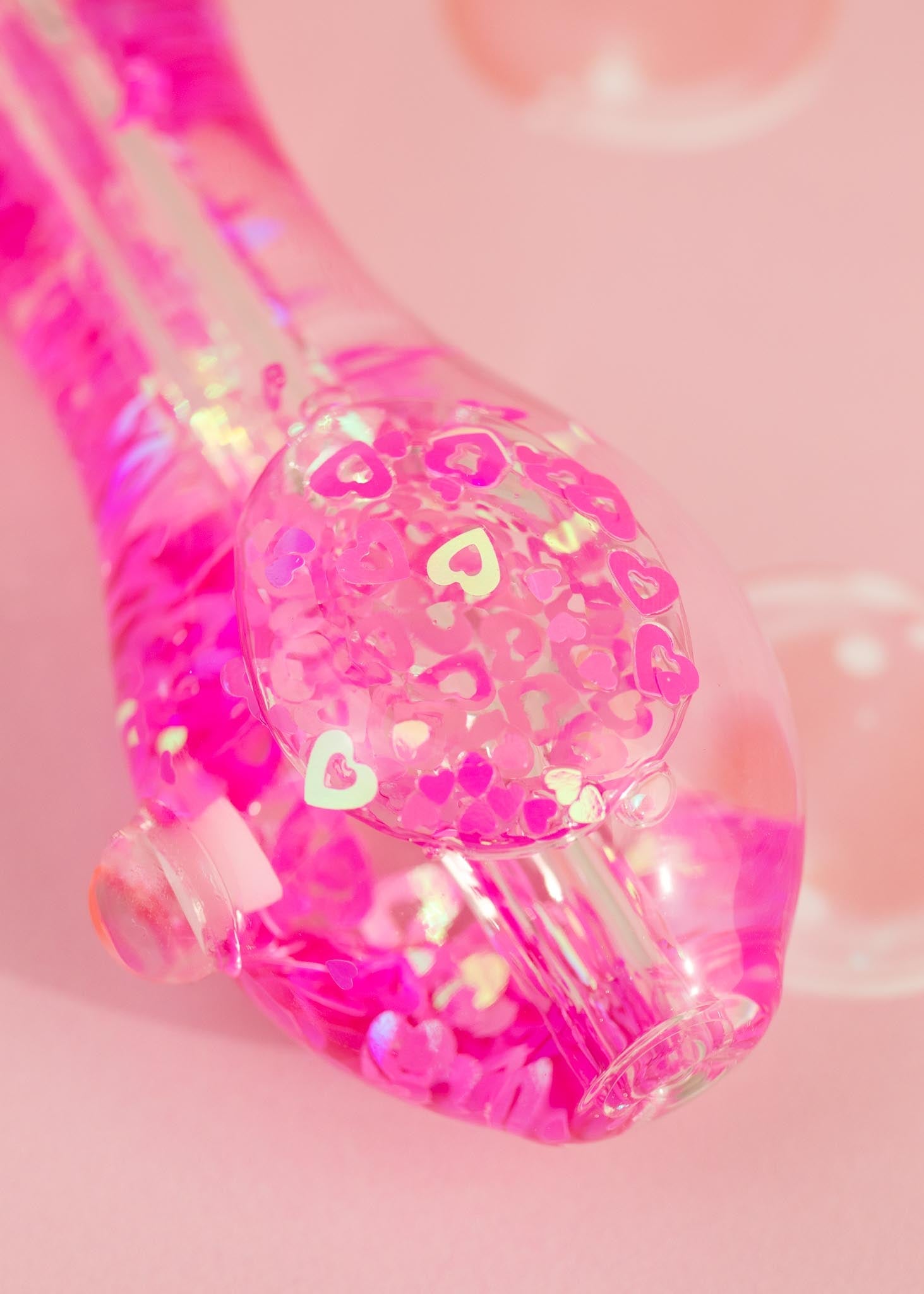 FREEZABLE HEART GLITTER PIPE
