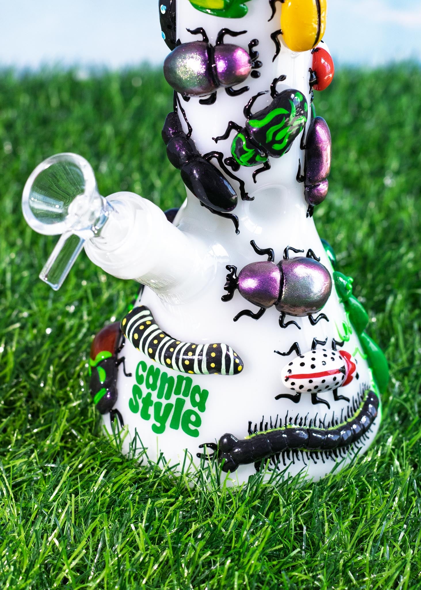 CREEPY CRAWLIES BONG 8"