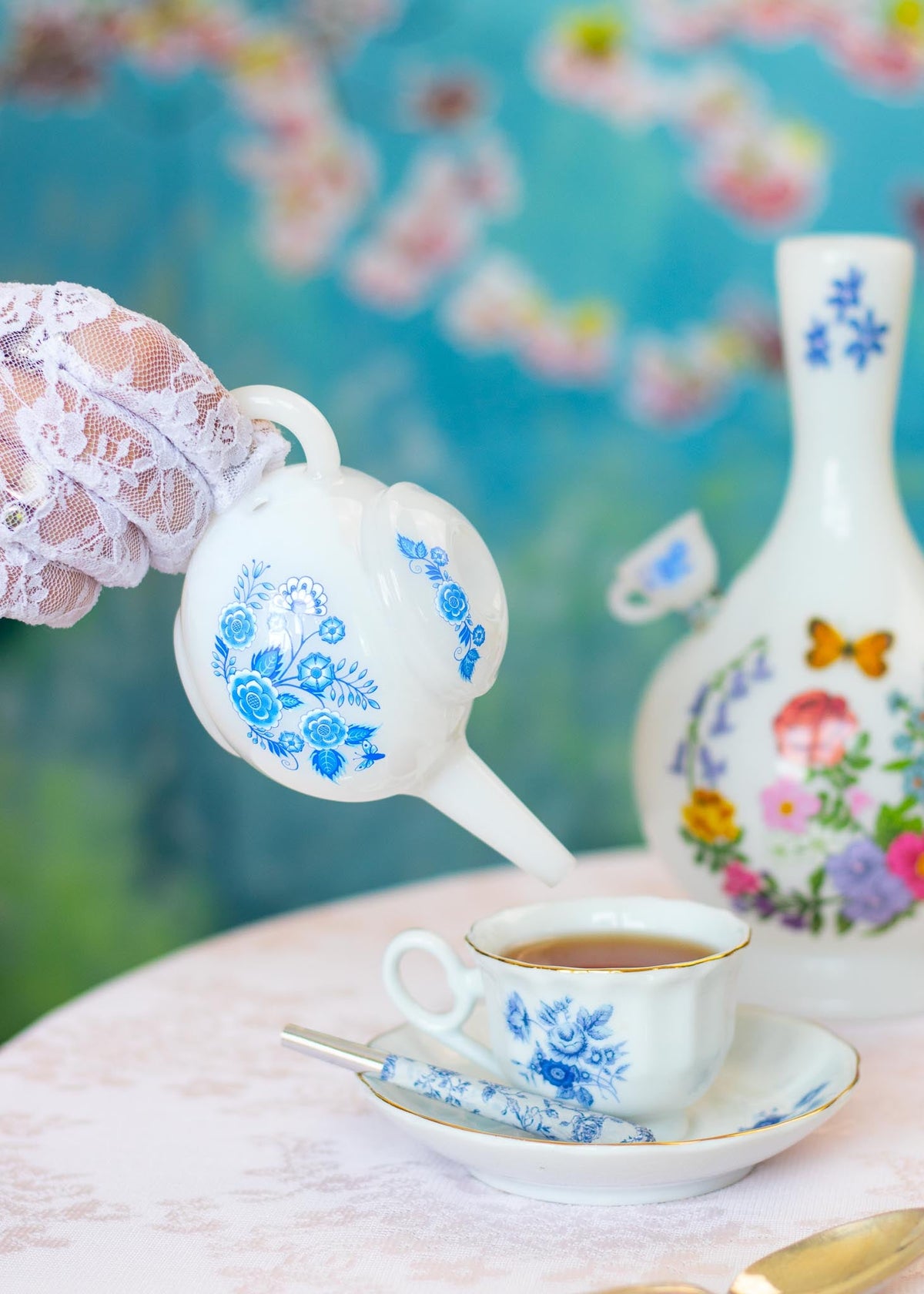 FINE CHINA TEAPOT PIPE
