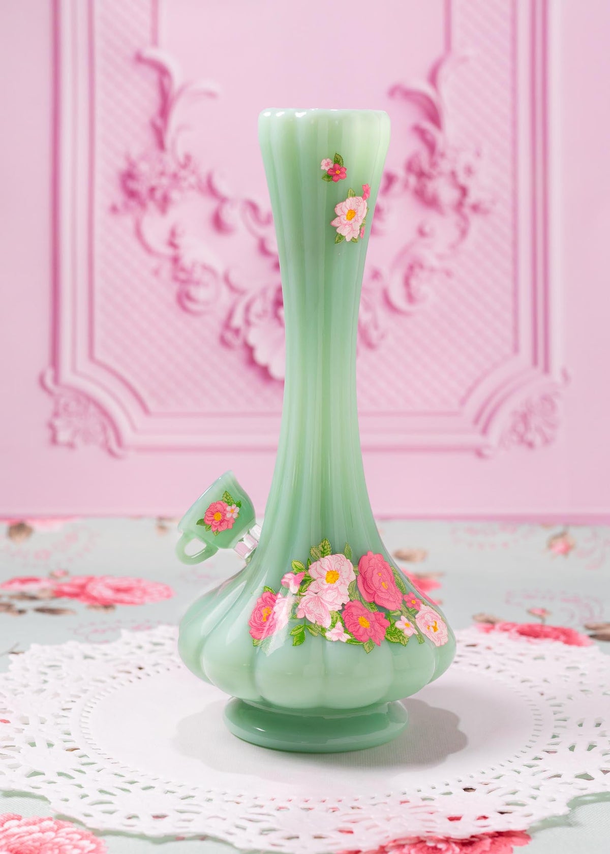 JADE FLORAL VASE BONG