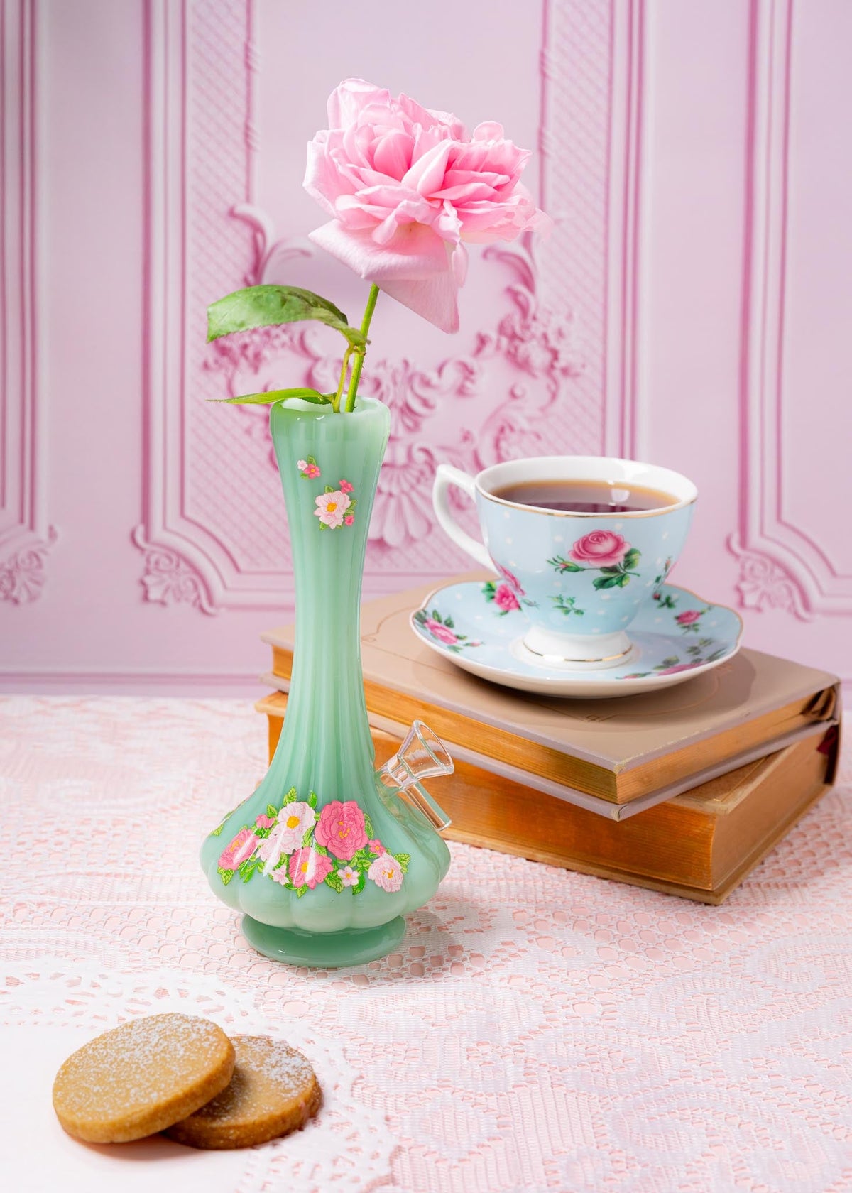 JADE FLORAL VASE BONG